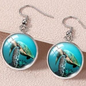 Sea Turtle Animal Print Beach Sea Life Vacation Round Circle Dangle Earrings